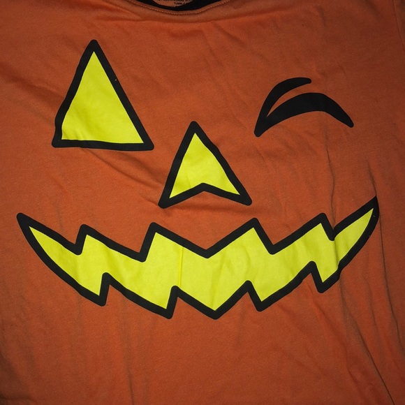 Halloween shirt Medium - Picture 4 of 4